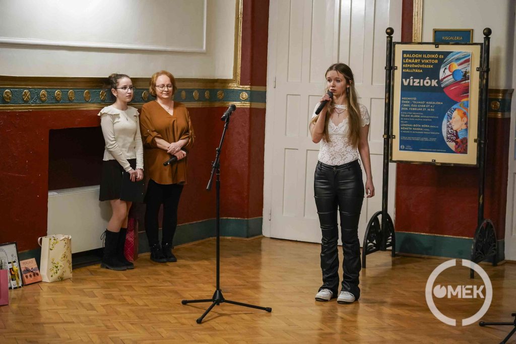 Tóth Hanna Dóra az ÓMI Zenés Színház tagja is énekelt.