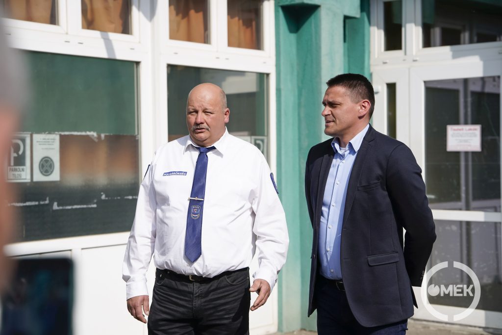 Varga Gábor a polgárőrség vezetője, valamint dr. Csuzda Gábor országgyűlési képviselő.