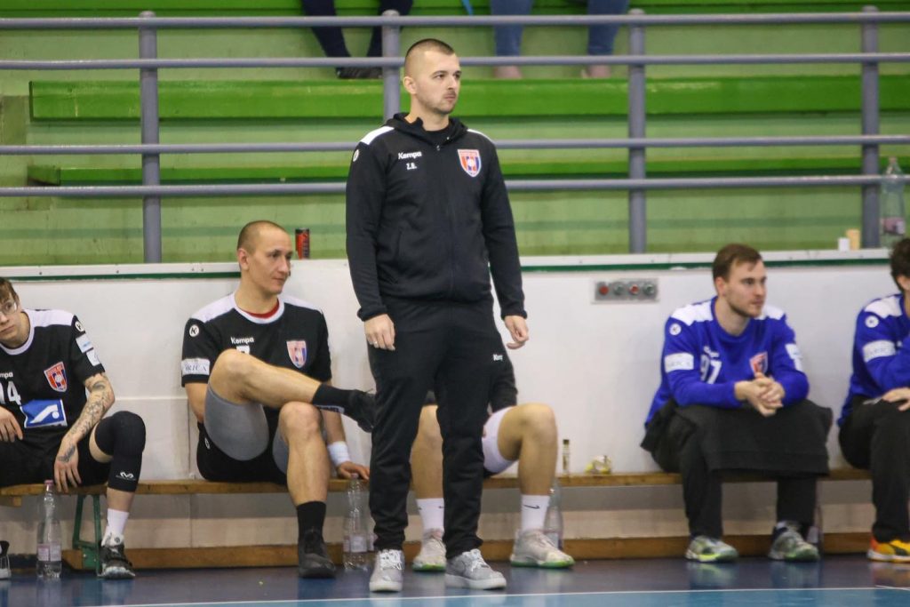 Zelei Botond az ÓAM-Ózdi KC vezetőedzője.