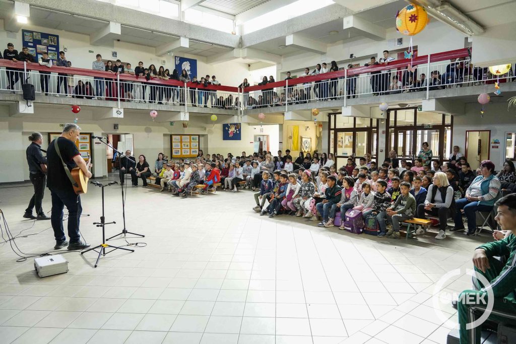 A Páter Rock együttes adott koncertet a II. János Pál Katolikus Általános Iskolában.