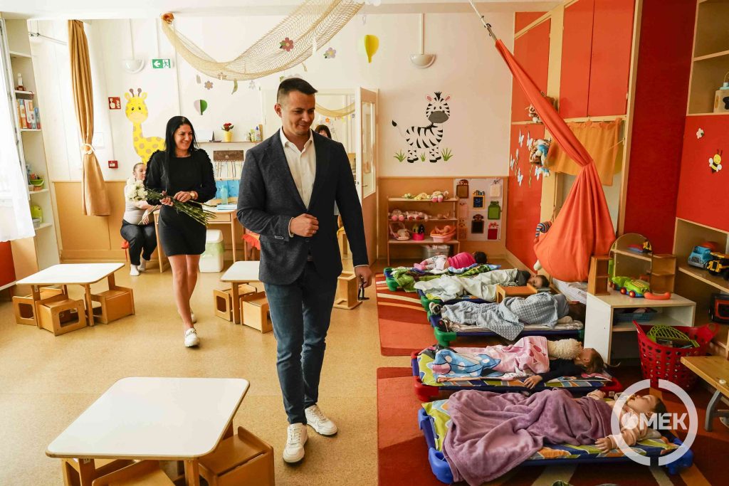 A csoportszobákban aludtak a gyerekek.