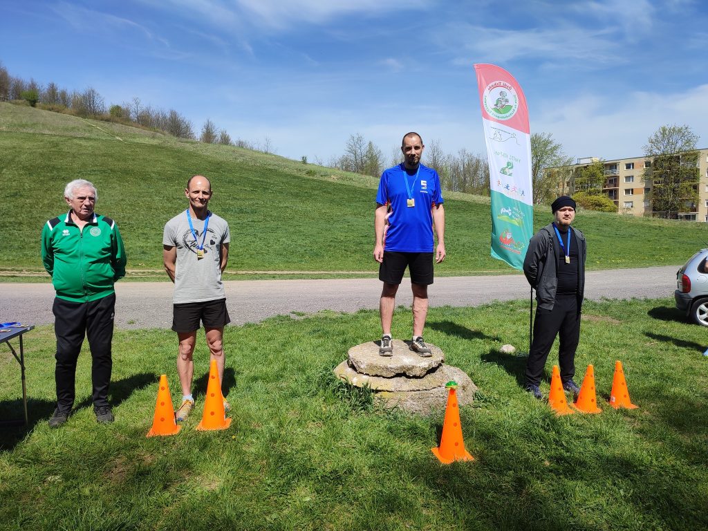 A felnőtt dobogósok.