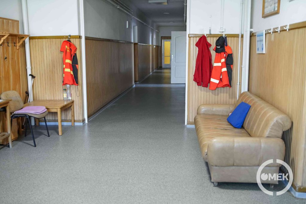 A folyosót és a konyhát újra lelinóleumozták.