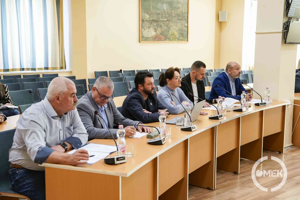 A képviselő-testület tagjai egyhangúlag döntöttek.