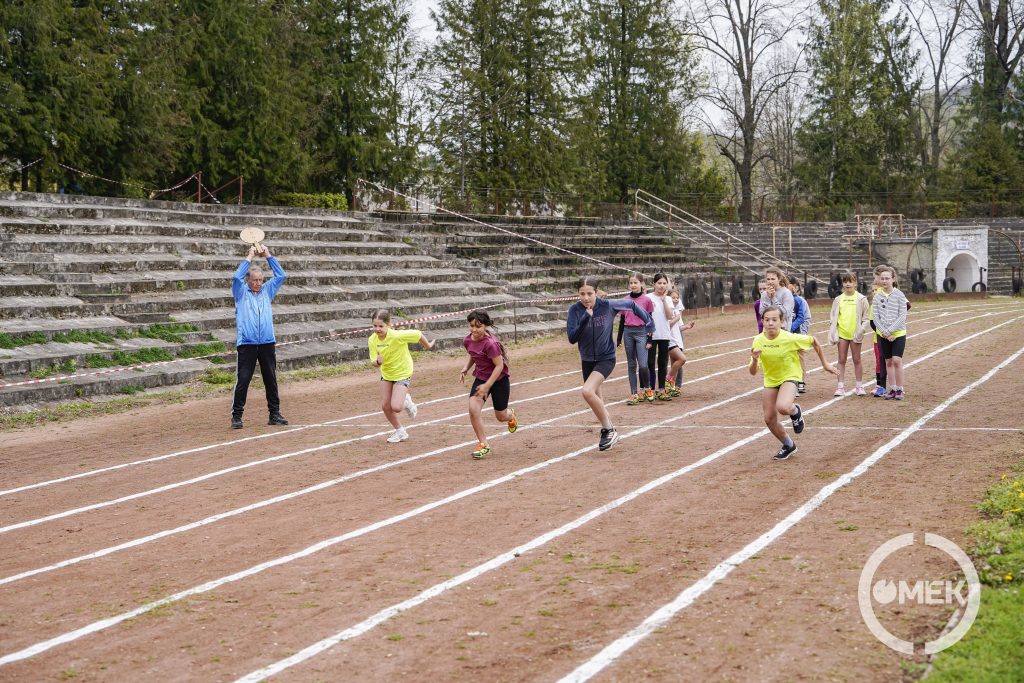 A lányok is összemérték gyorsaságukat.