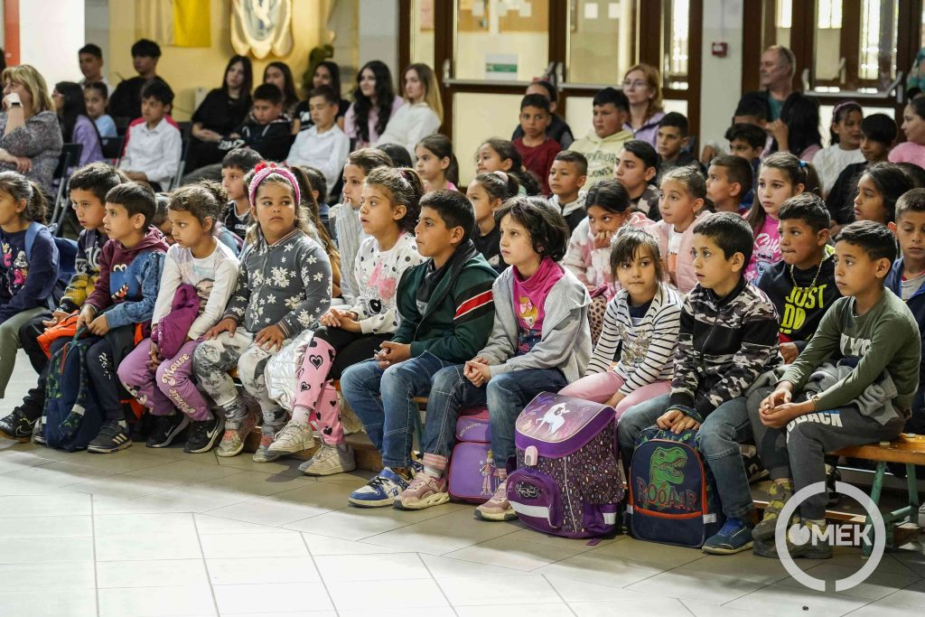 A legkisebbek is nézték a koncertet.