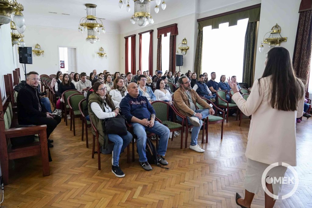 A nap során ellátogattak többek között az Olvasóba is.