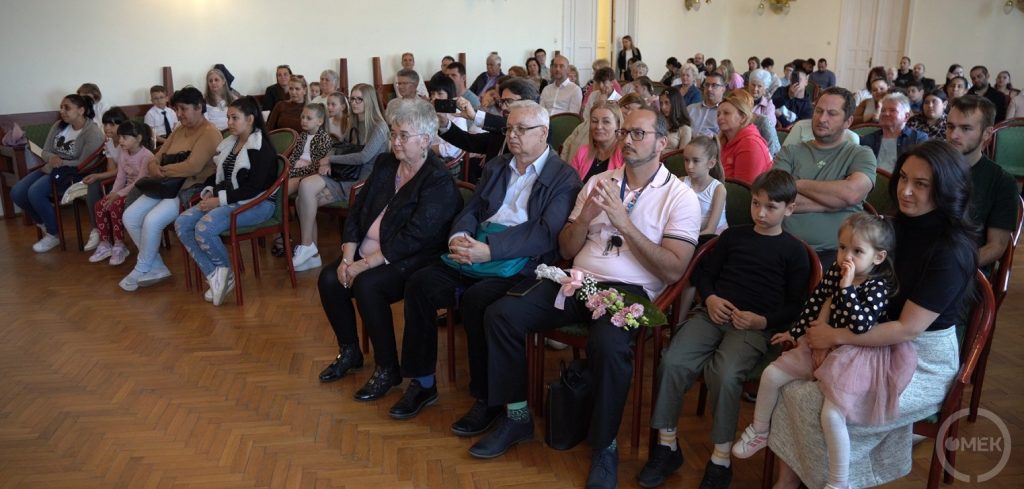 A programot az Adorján Lajos teremben tartották.