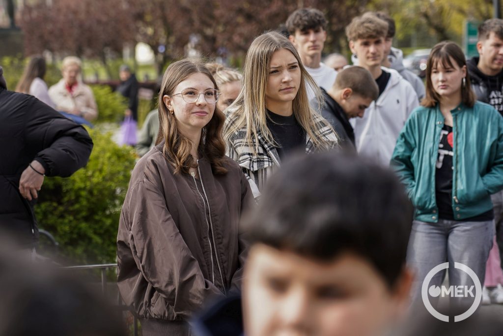 A város számos intézményéből érkeztek diákok.