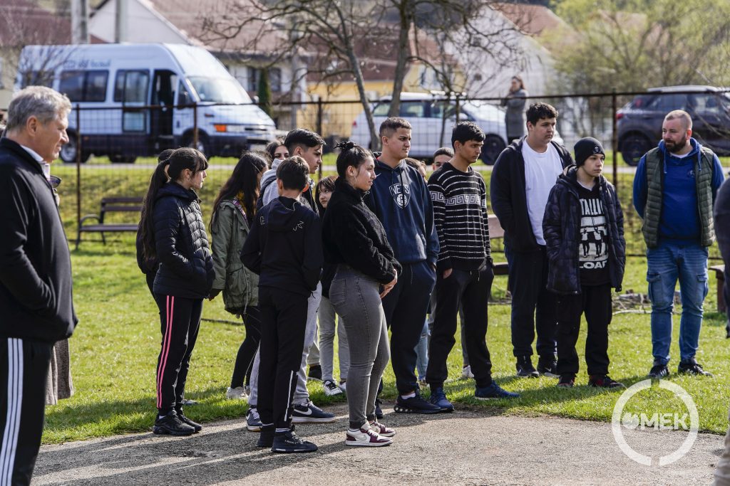 Az Ózdi Petőfi Sándor Általános Iskola diákjai.