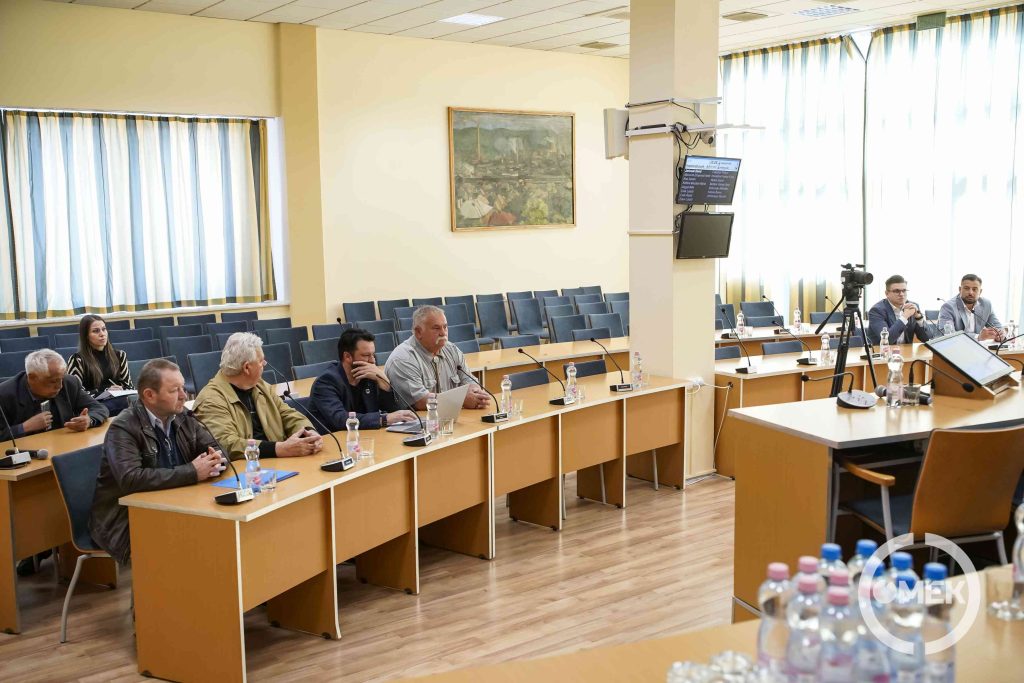 Az Ügyrendi és Rendészeti Bizottság elfogadásra javasolta a napirendet.