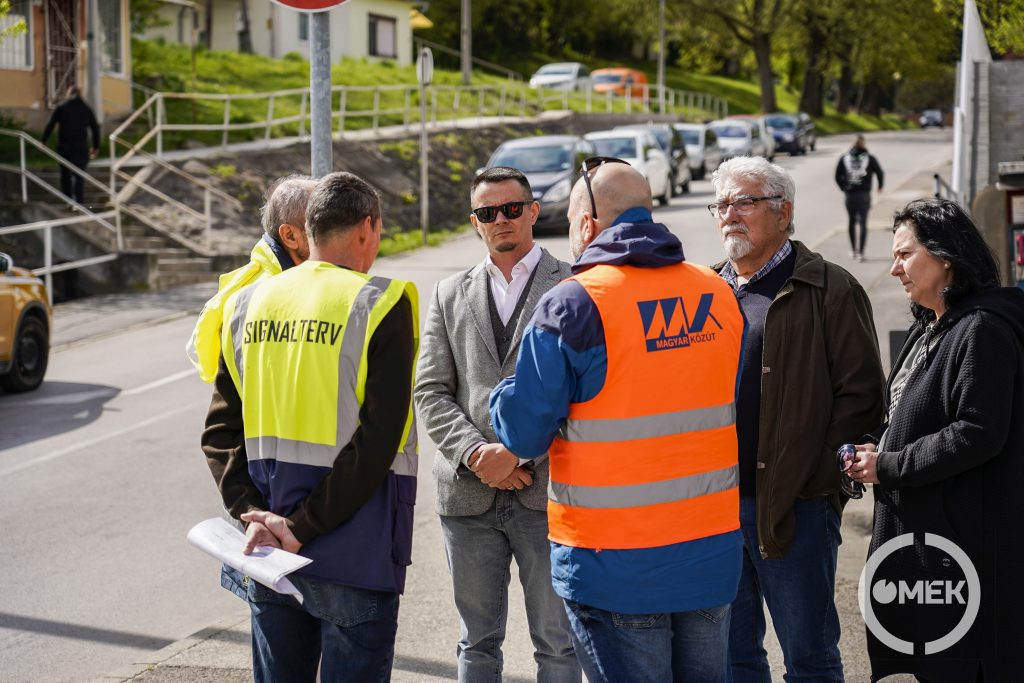 Az egyeztetésre természetesen a Magyar Közút képviselője is hivatalos volt.