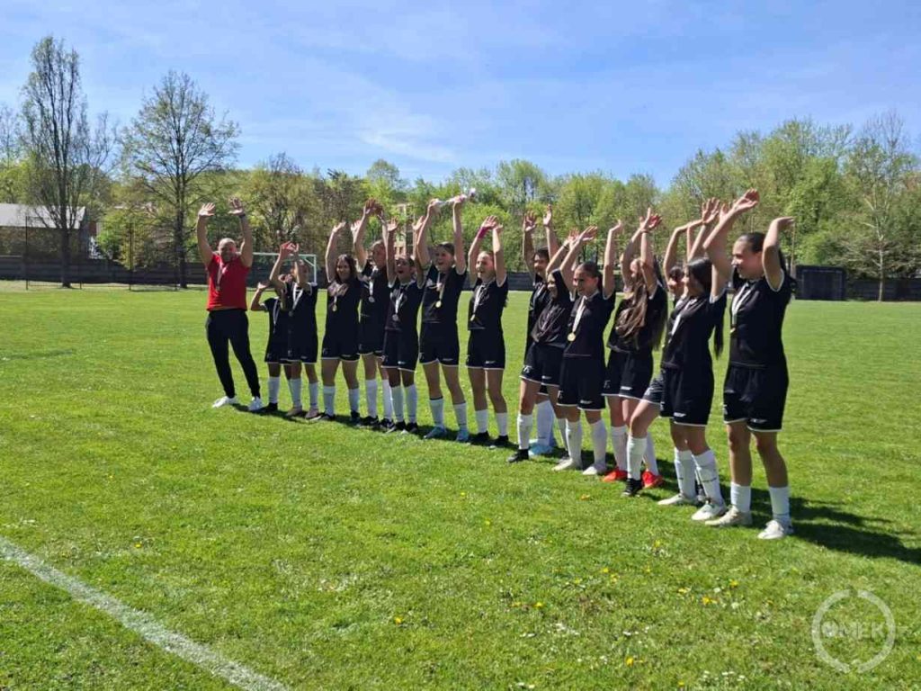 Az ÓVSE lány csapata.