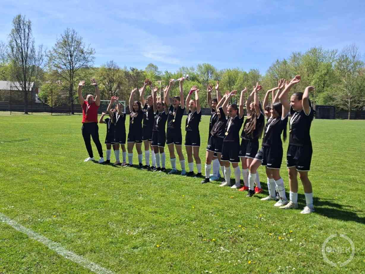 Az ÓVSE lány csapata.