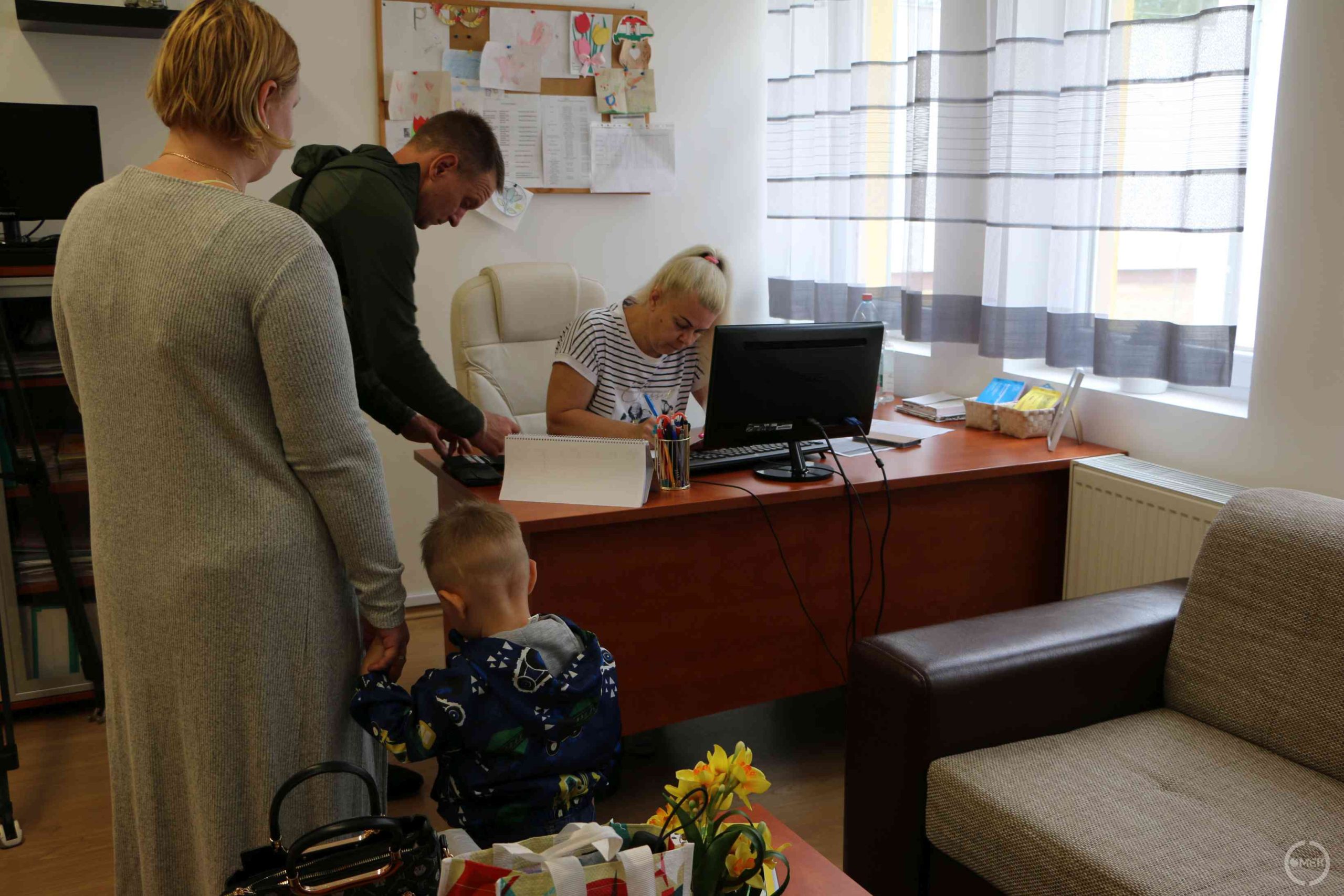 Beiratkozás az irodában.