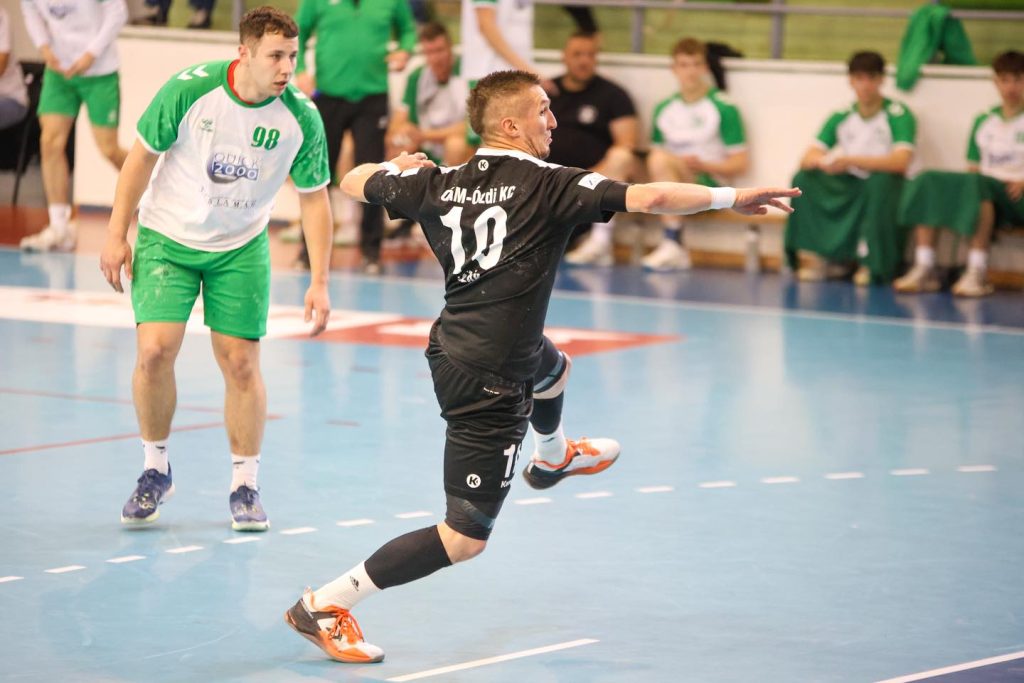 Hazai pályán tízgólos előnnyel húztak el az ellenféltől.