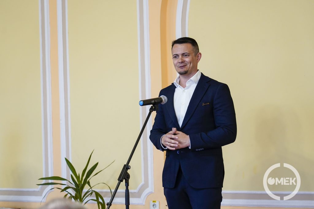 Köszöntőt Janiczak Dávid polgármester mondott.