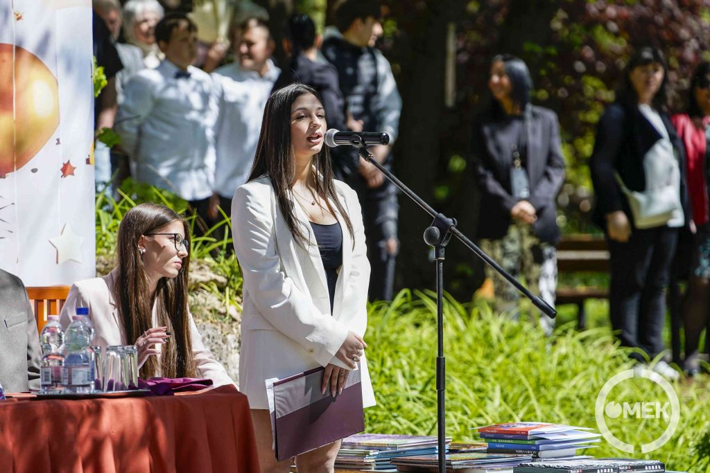 Lázár Csenge szavalata hangzott el.