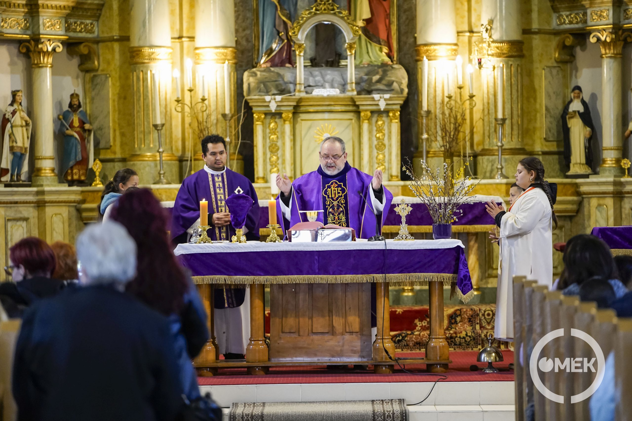 Nagyböjti misét tartottak az Ív úti templomban.