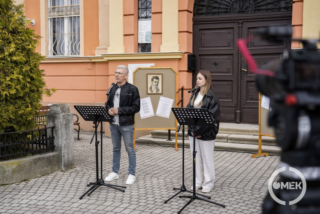 Szaka Attila és Tóth Nina működött közre a megemlékezésbe.
