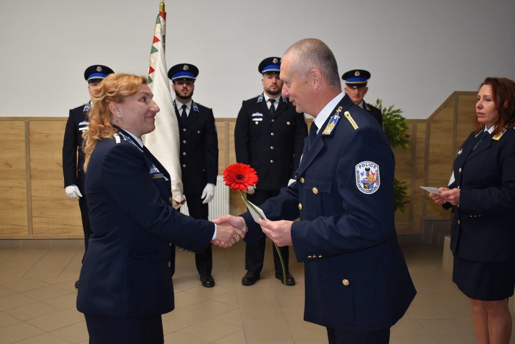 Törökné Tiszai Emese r.ftzls előadót is jutalmazták.