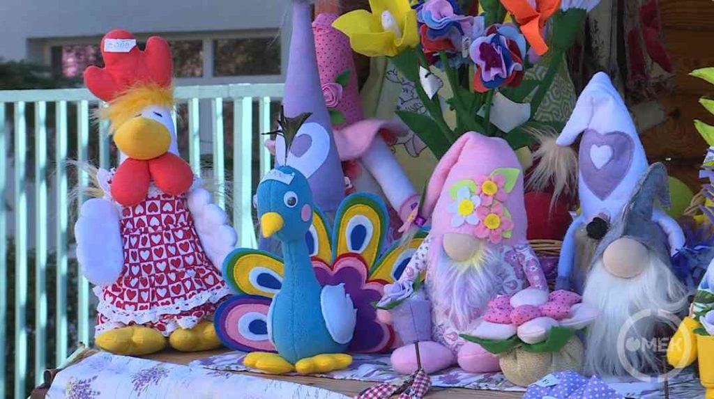 Új termékek is készülnek a varrodában.