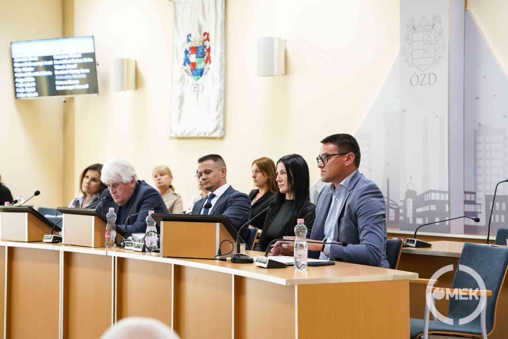 A Polgármesteri Hivatal tavalyi évben végzett munkájáról szóló beszámolót is meghallgatták.