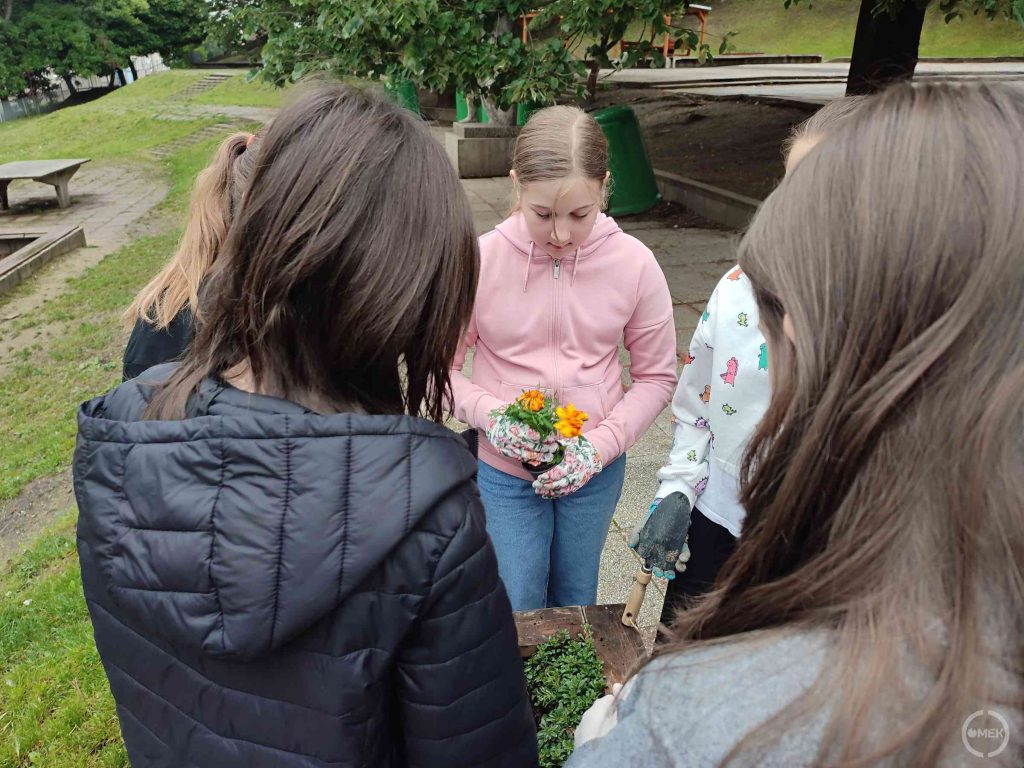 A lányok is aktívan kivették a részüket a programból.
