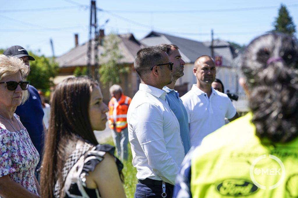 A projektben illetékesek a kivitelezések helyszíneire is kilátogattak.