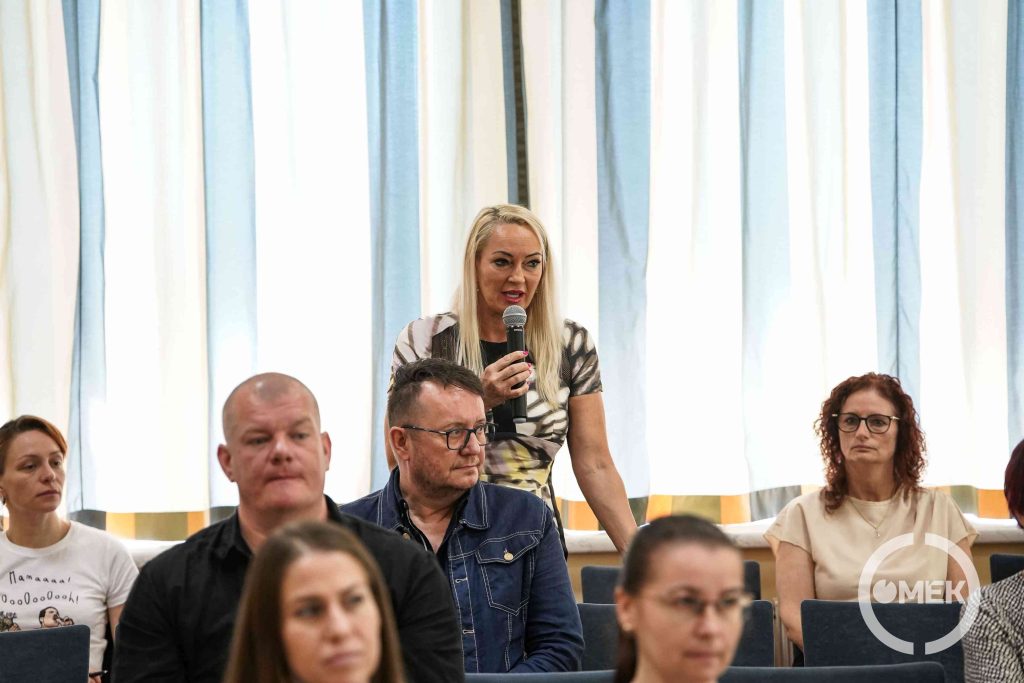 Dr. Tóth Andrea az Ózdinvest Kft. ügyvezetőjeként válaszolt a kérdésekre.