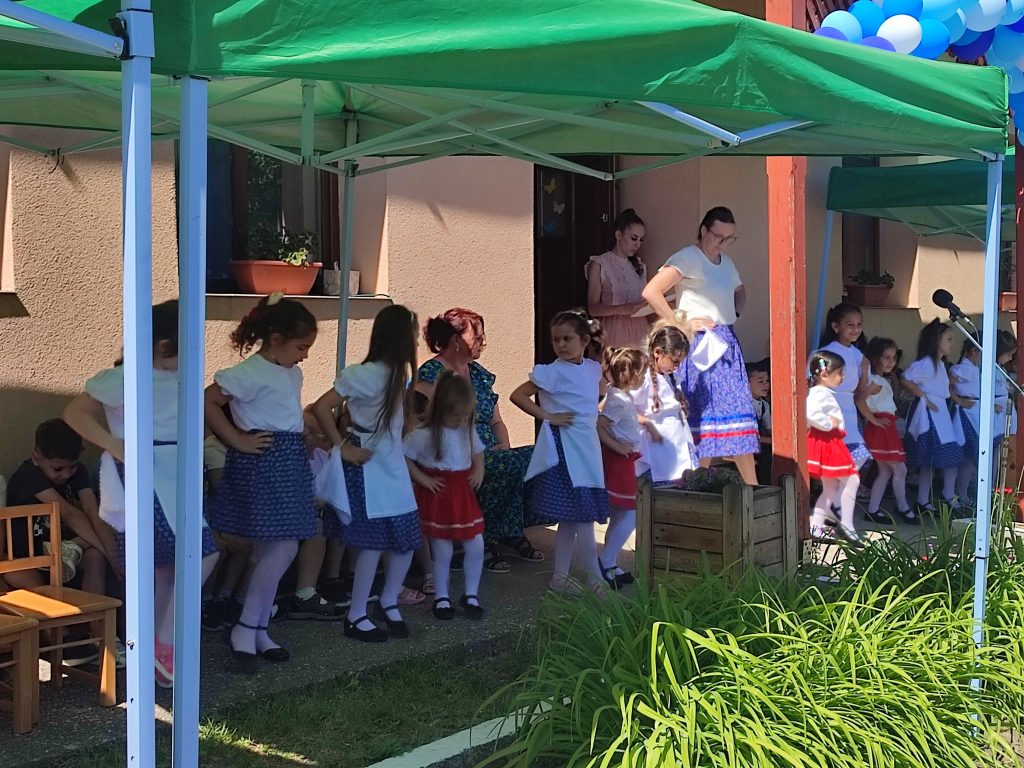 Táncos produkció is volt.
