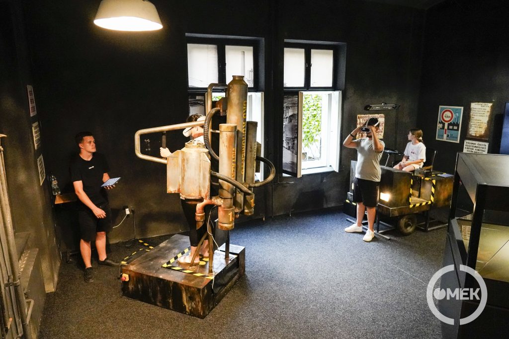 A VR-szoba szimulátorai is népszerűek voltak.
