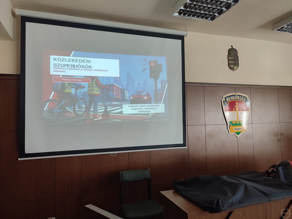 Bemutató a közlekedésbiztonságról.