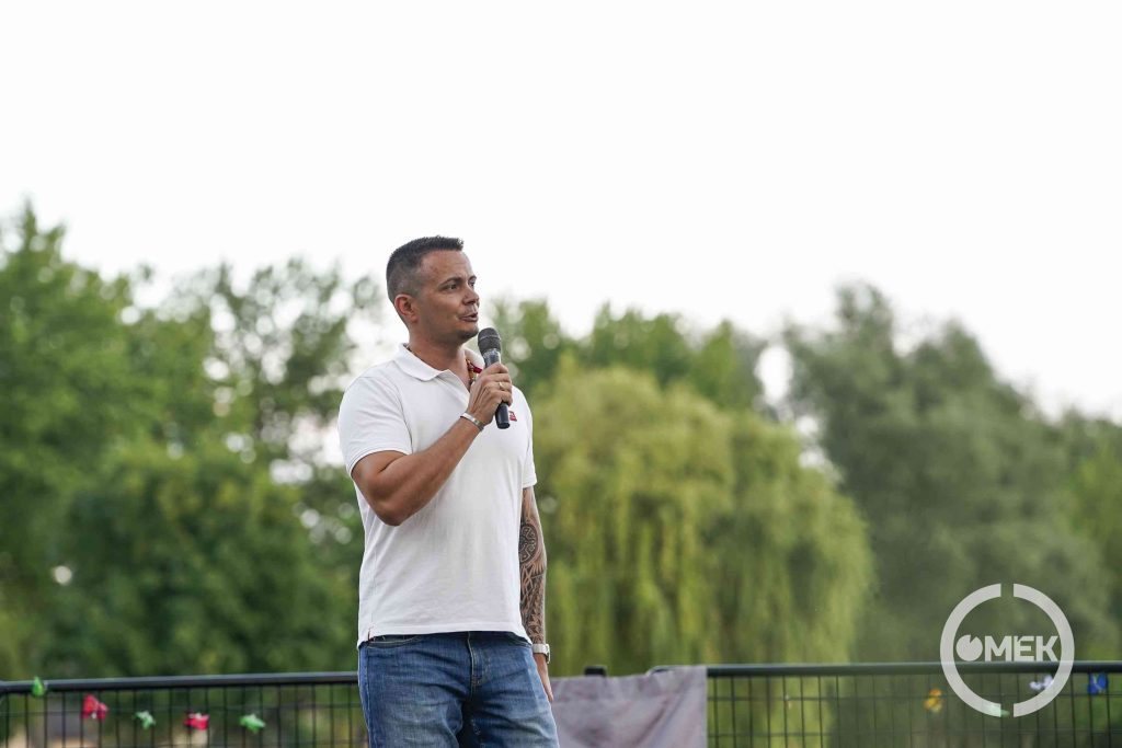 Janiczak Dávid köszönti a jelenlévőket.
