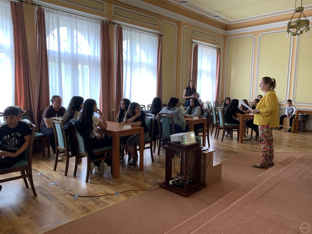 Kocska Ágnes ismertette a feladatokat.