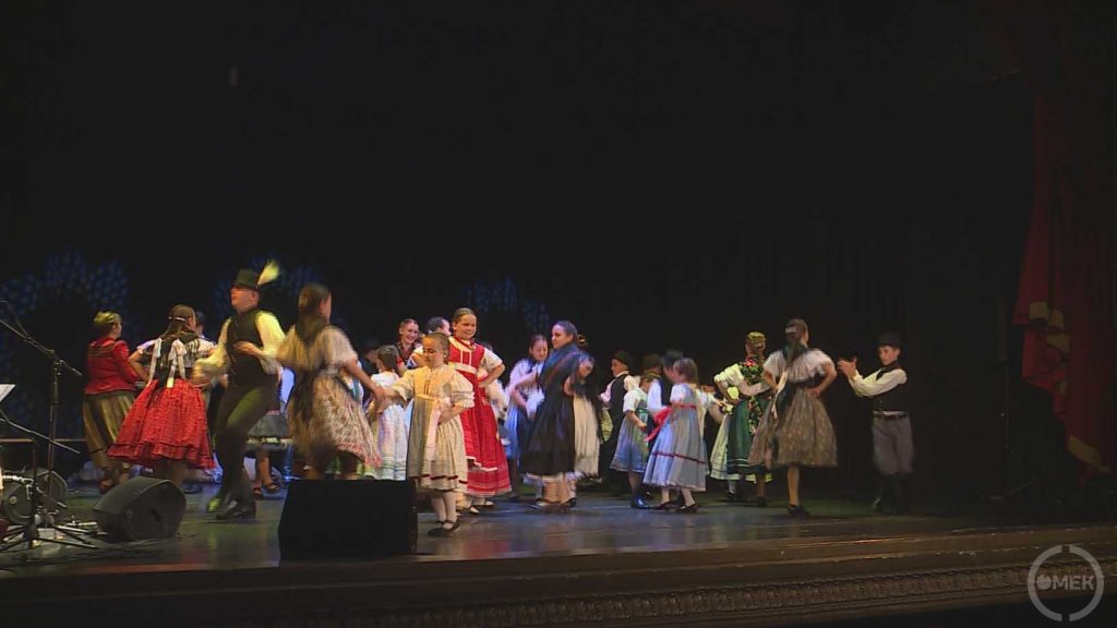 Néptánc vizsga zajlott az Olvasóban.