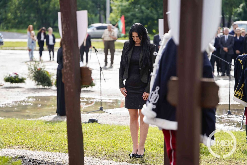 Ózd Város Önkormányzata nevében Marosréti-Zsuponyó Anett emlékezett.