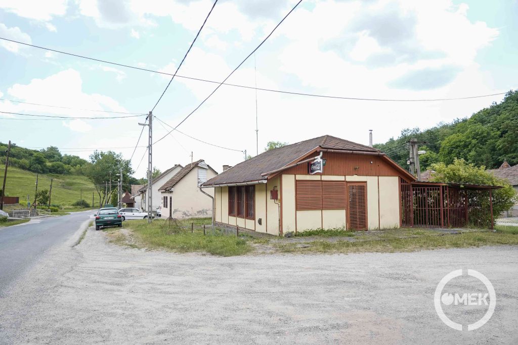 Szennai helyszín