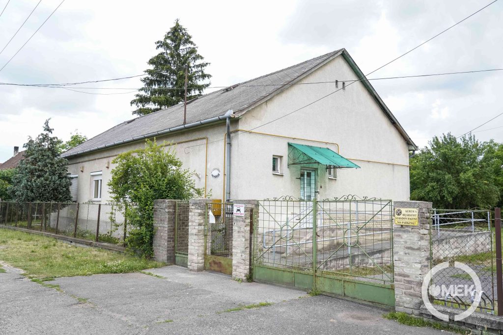 Táblai helyszín.
