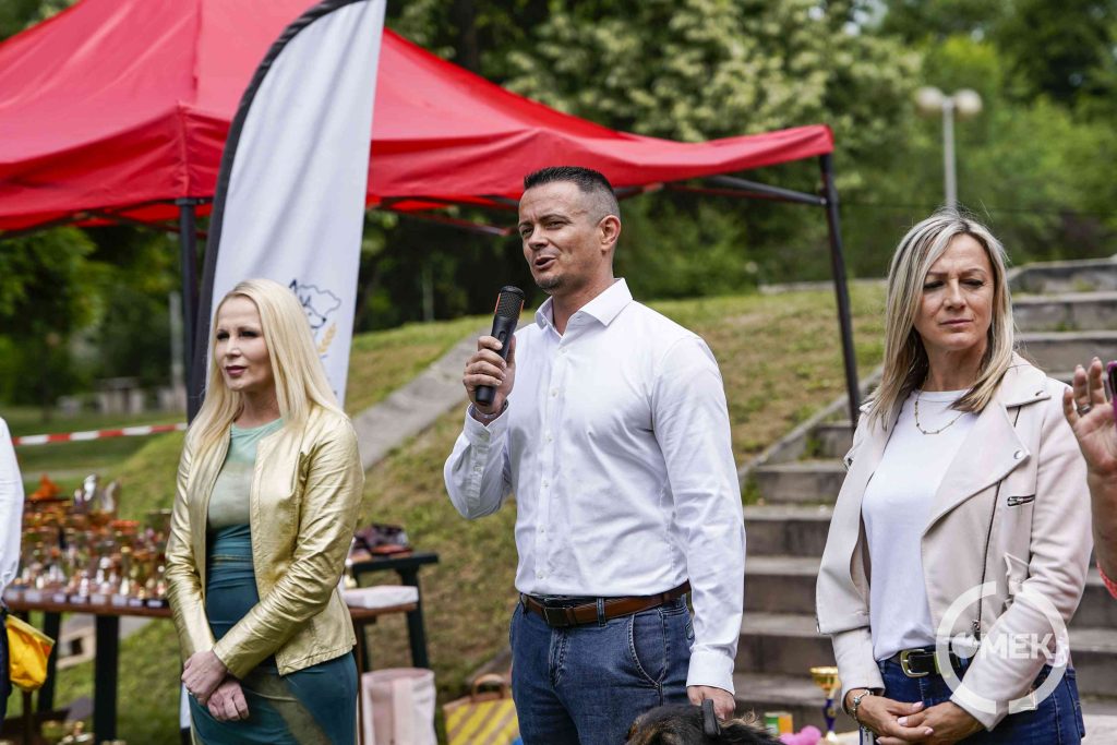 Városunk polgármestere is beszédet mondott.