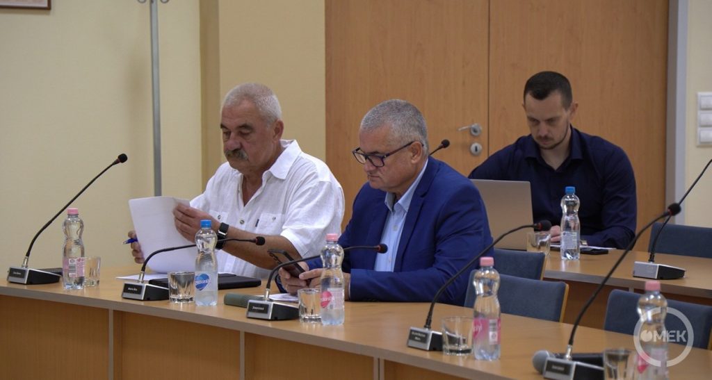 A bizottság tagjai két pontot javasoltak elfogadásra a testületnek.