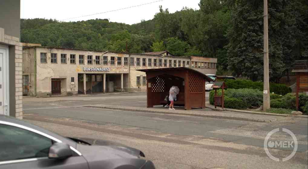 Borsodnádasd Petőfi téri buszforduló.