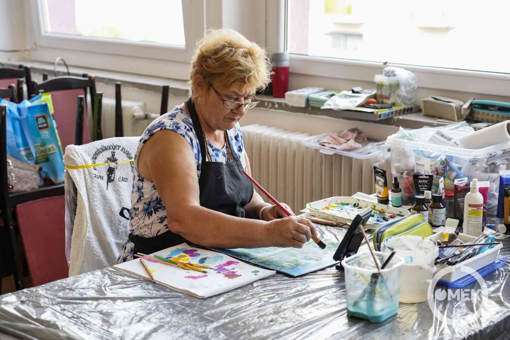 Festés.