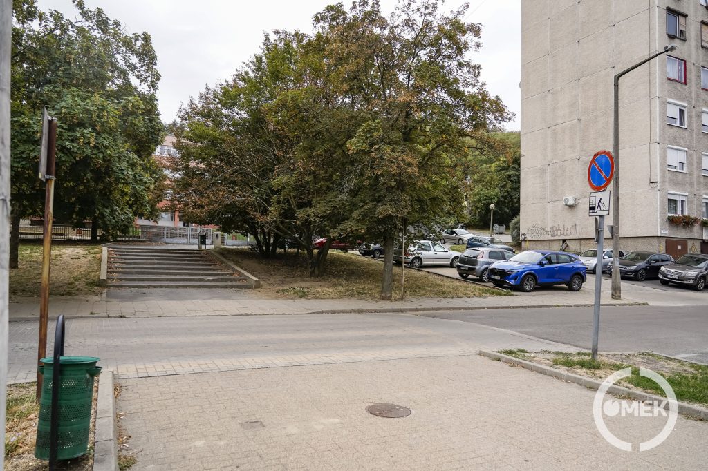 Fokozott óvatossággal közlekedjünk az iskolák környezetében.