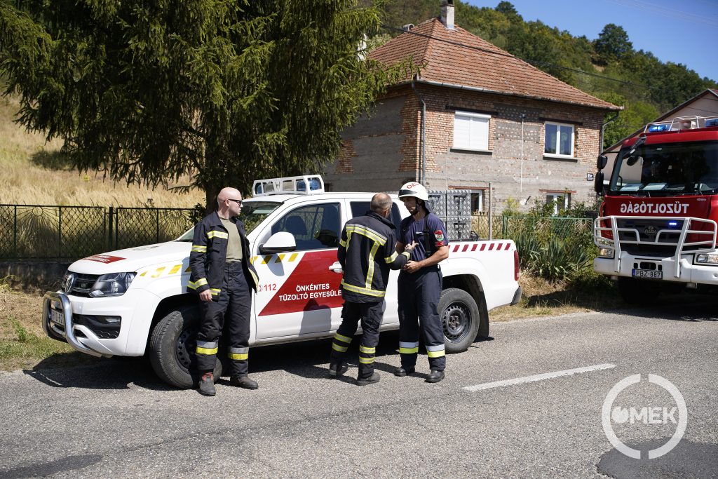 Taktikai megbeszélés a Borsodnádasdi Önkéntes Tűzoltókkal.