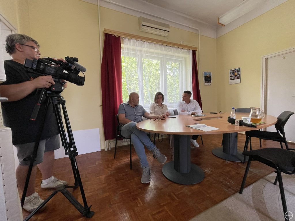 A Gyermekosztályra csábítanának orvost.
