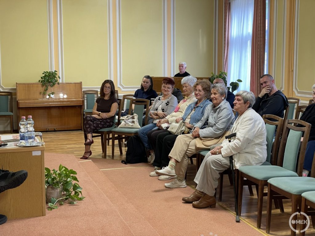 A könyvbemutatóra érkezett vendégek.