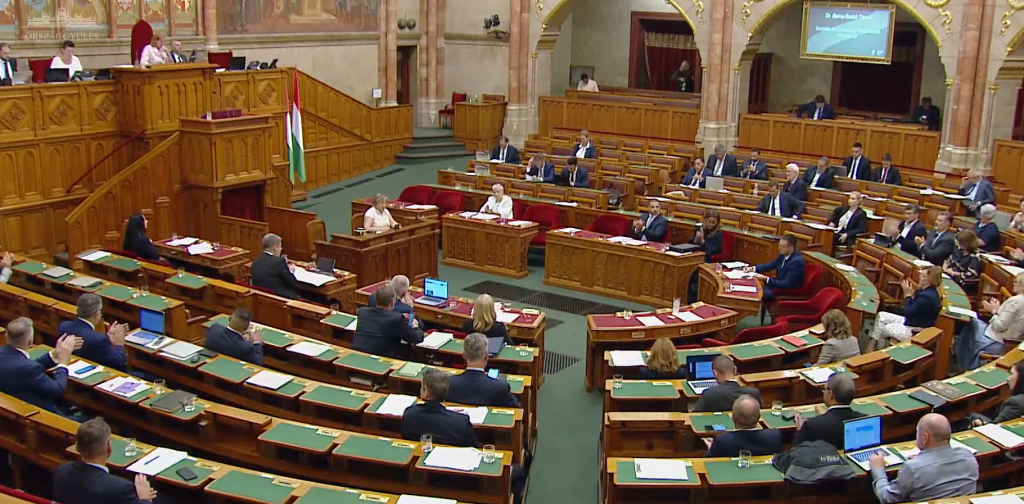 Az Országgyűlés.