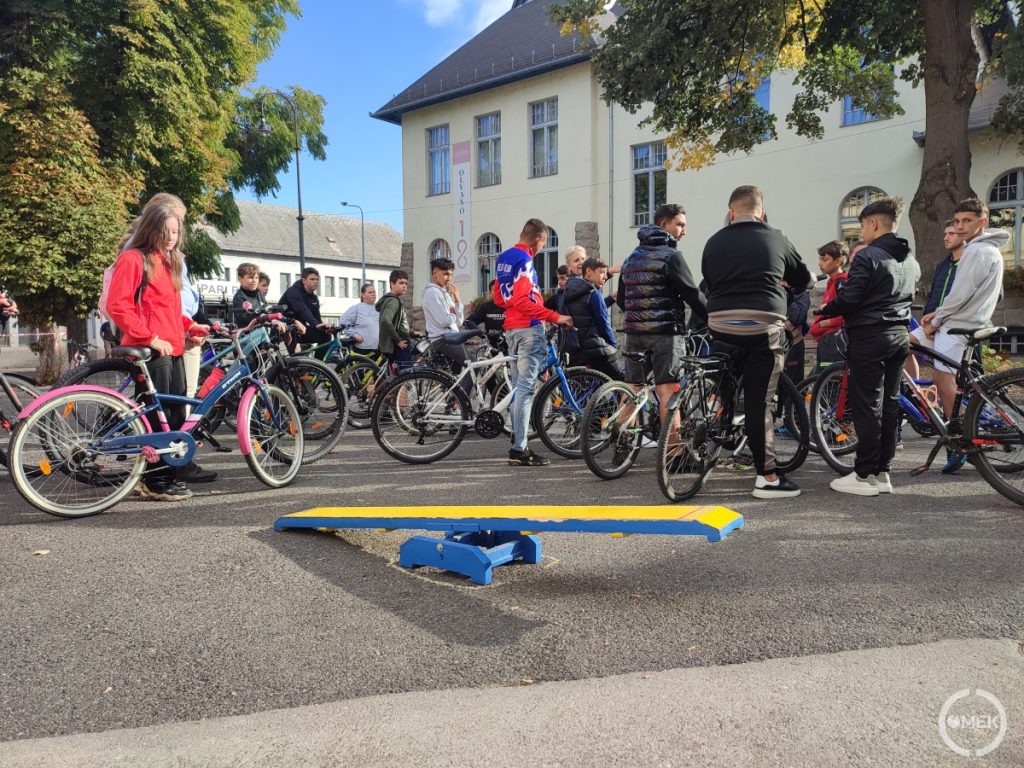 Benépesült brigásokkal az Olvasó melletti terület.