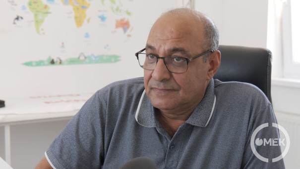 Dr. Sahin Fawaz címzetes főorvos.